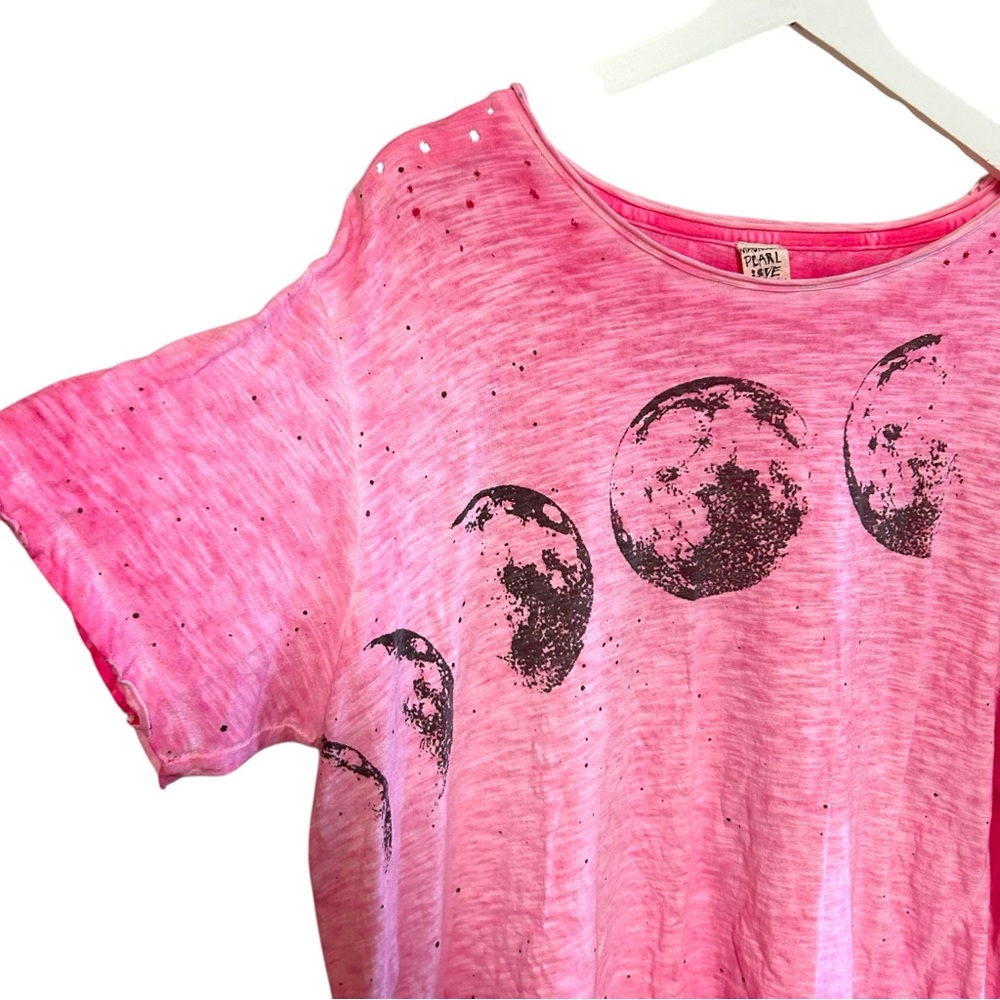 Magnolia pearl moon phase T-shirt orbital velocity graphic boyfriend distressed - Picture 8 of 16